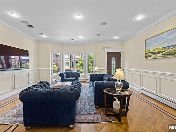 2nd image of 90 Washington Ave #C0090