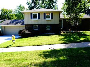 901 W 27th Ter, Lawrence, KS 66046