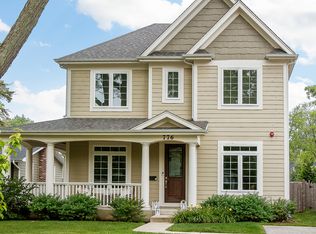 776 Prairie Ave, Glen Ellyn, IL 60137