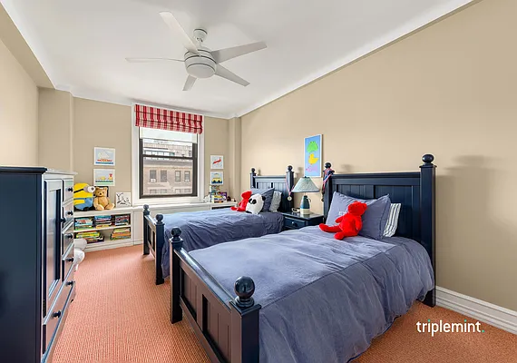 Sold by Triplemint | media 6