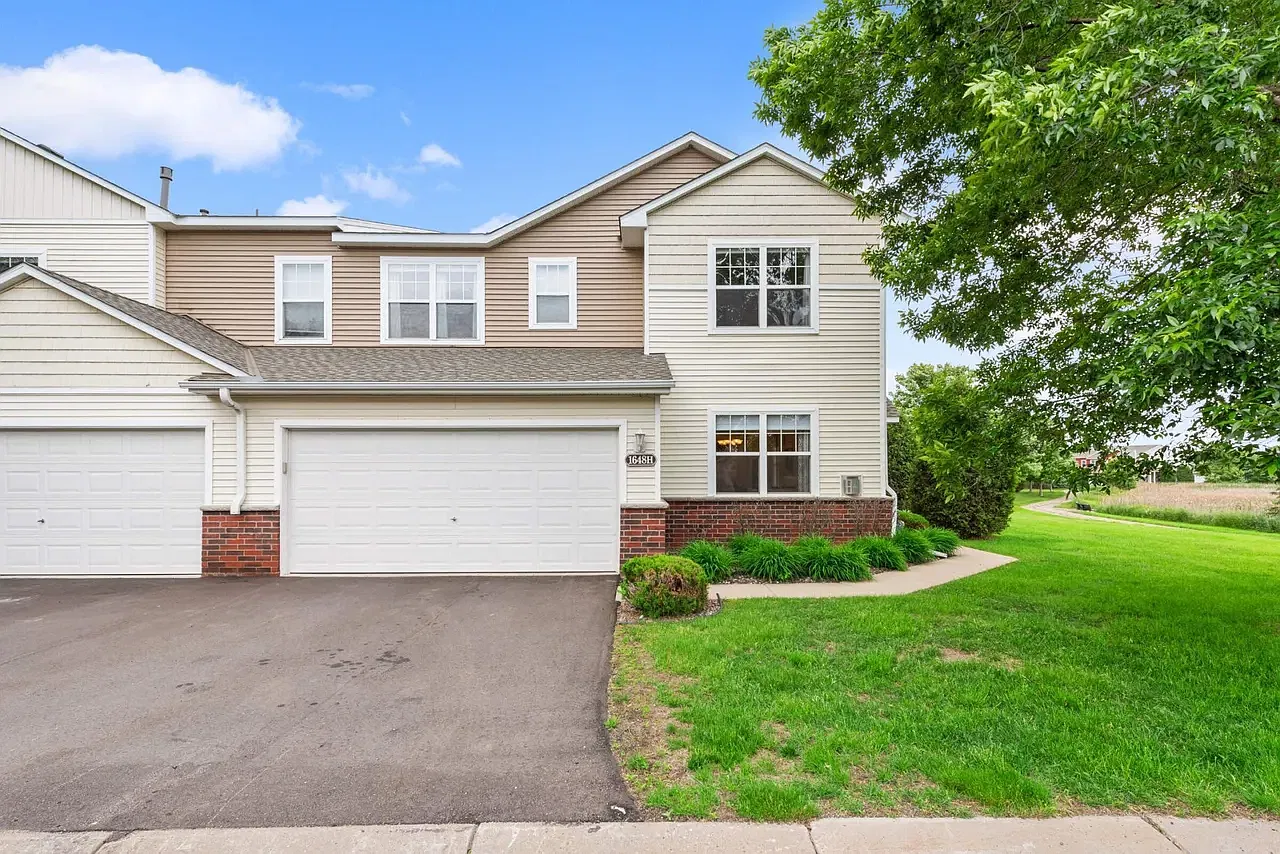 3 bed, 2.5 bath, 1638 sqft, $2,550 — Photo 1