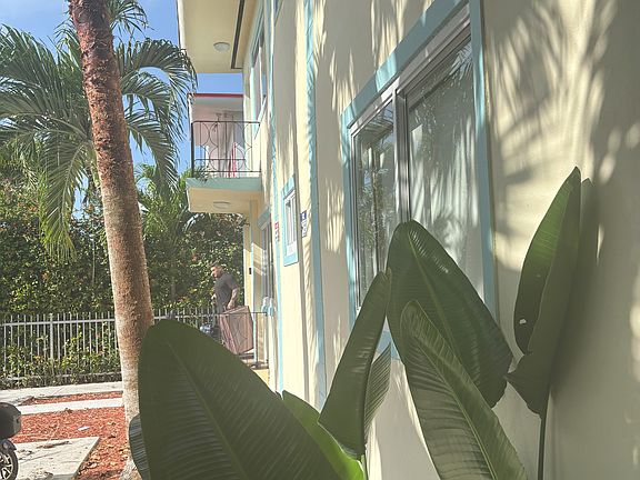 3rd image of 1135 Euclid Ave APT 8