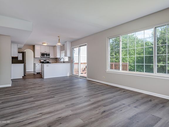 5th image of 448 Bourbon Ln