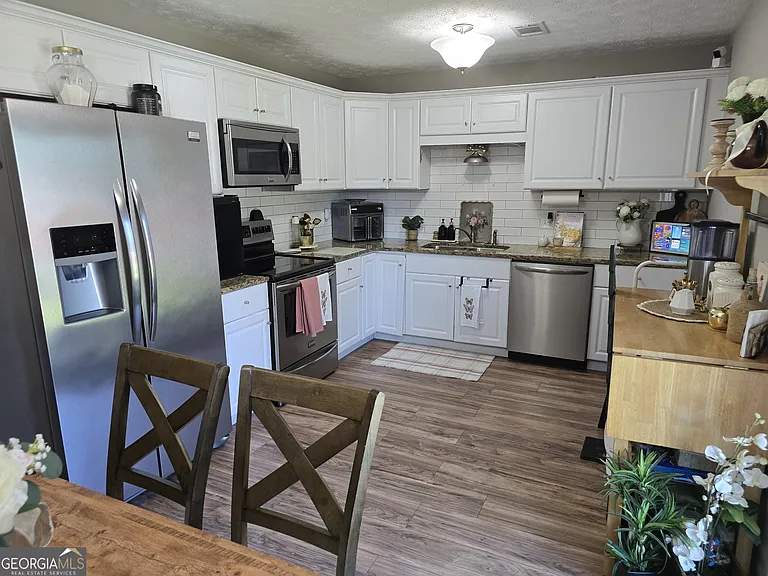 10 Silverwood Dr — Photo 7