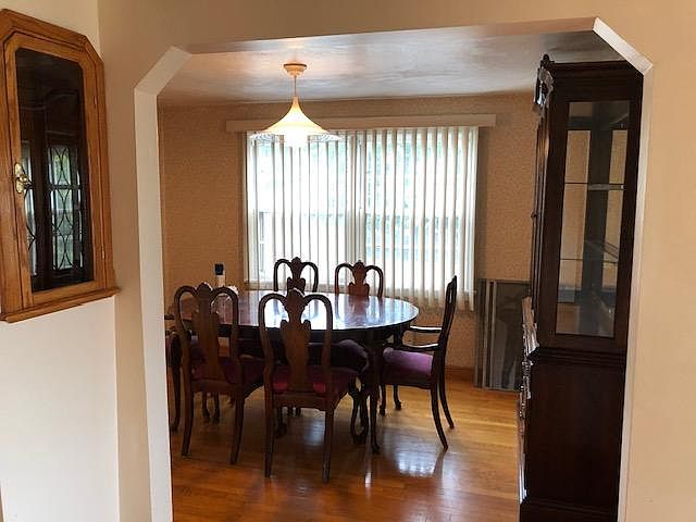 Formal Dining Room (with no furniture)