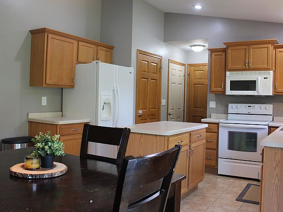 Dining & Kitchen