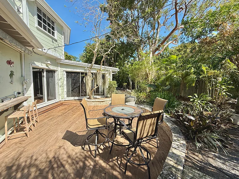111 N Bay Harbor Dr — Photo 11