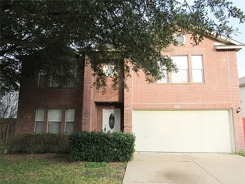 2107 Deer Creek Trl Photo 1