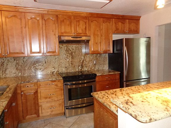 5th image of 8001 Beaty Grove Dr