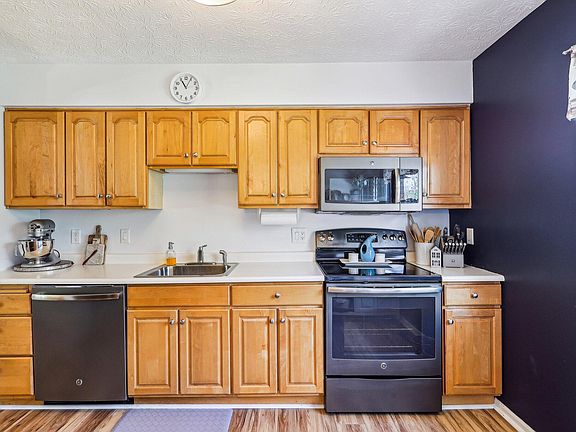 4th image of 7794 Ravenswood Dr