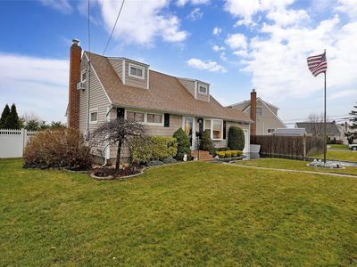 23 Graham Street, Farmingdale, NY, 11735