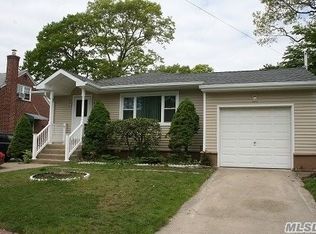 125 Clark Ave, Massapequa, NY 11758