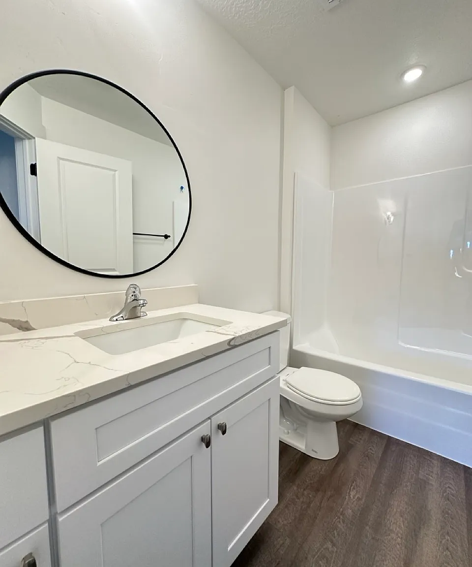 719 N 160 E - 1 — Photo 4