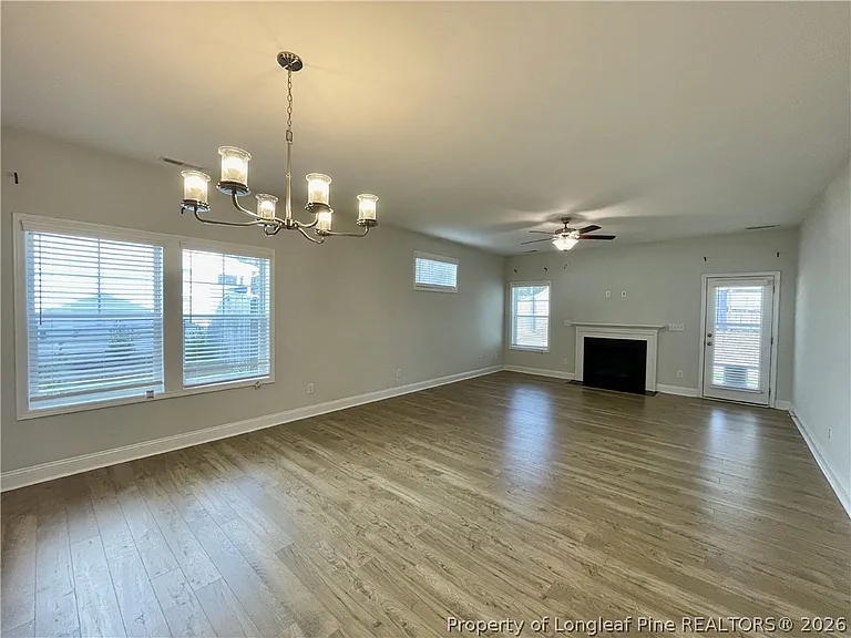 279 Cromwell Ct — Photo 8