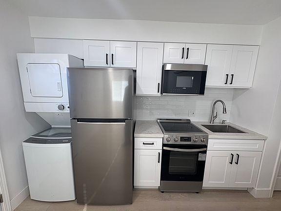 4th image of 11537 Winery Dr Unit 2