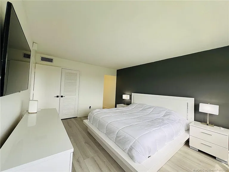 10044 S Ocean Dr #205 — Photo 34