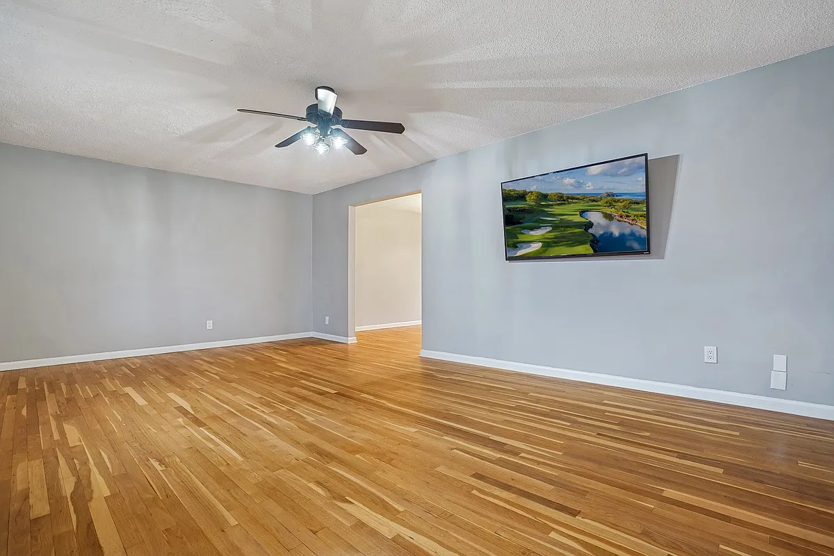Building Photo - 23 Troy Dr #B