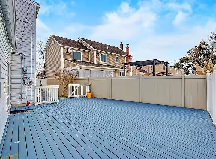 4 Garden Blvd — Photo 20