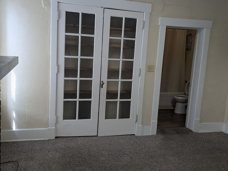 1st image of 126 E 6th St #1