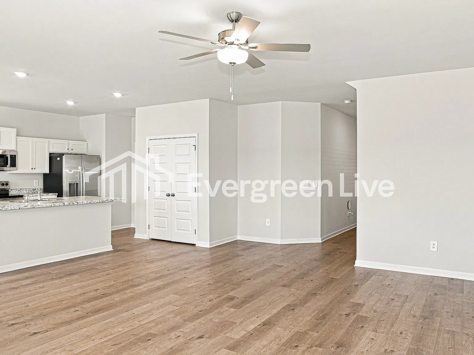 4 bed, 2.5 bath, 2065 sqft, $1,800 — Photo 3