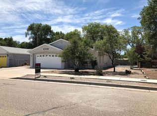 381 Calle Don Santiago NE, Los Lunas, NM 87031