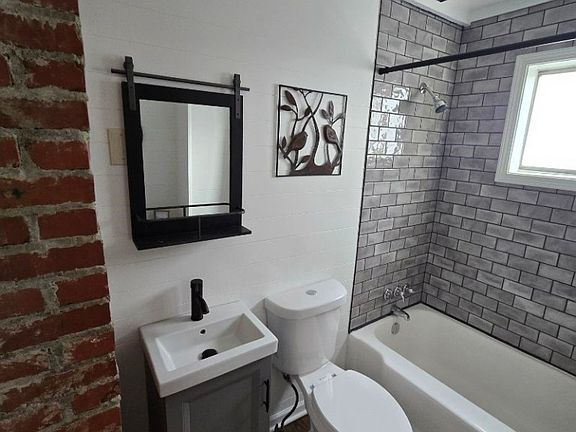 2nd image of 4619 W 41st St