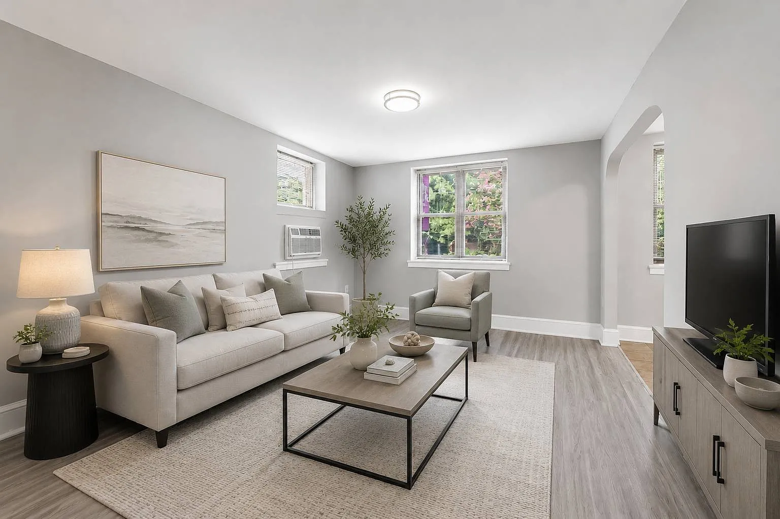 Lennox Apartments — Photo 3