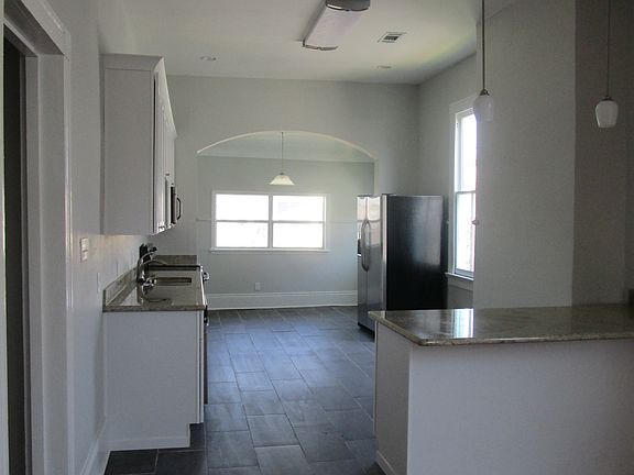 4th image of 2605 Marengo St