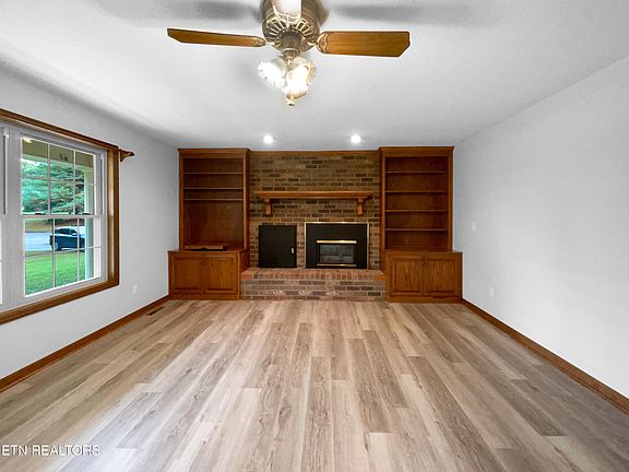 3rd image of 302 Kenmark Dr