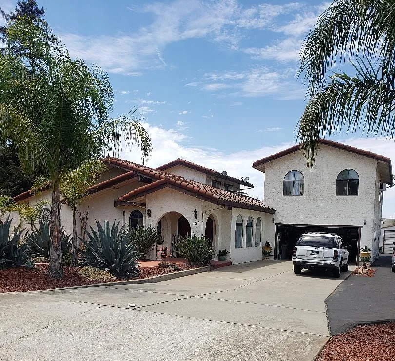 125 Sanchez Dr photo 1