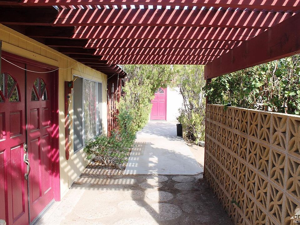 1st image of 67642 Club House Dr
