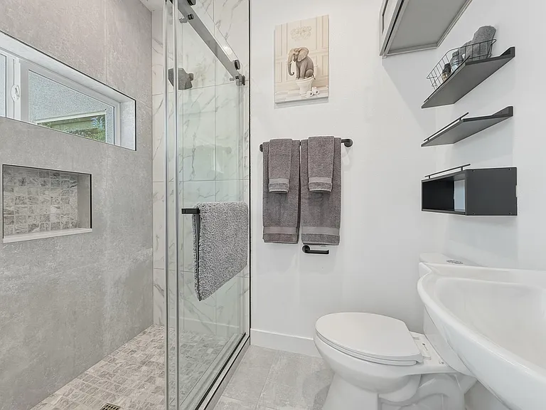 Junior ADU Full Bathroom