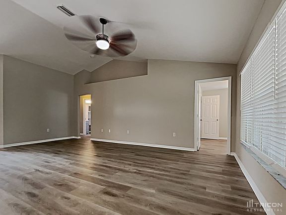 3rd image of 2658 N Salford Blvd
