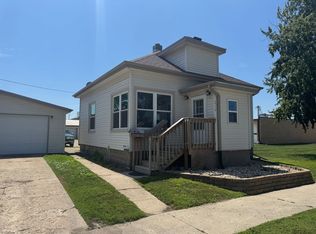 212 7th St, Sheldon, IA 51201