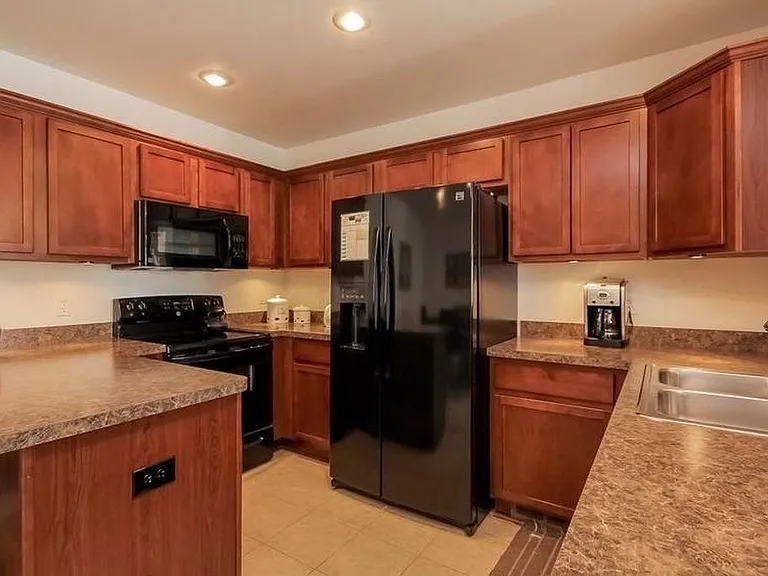 3370 Endsleigh Ln — Photo 13