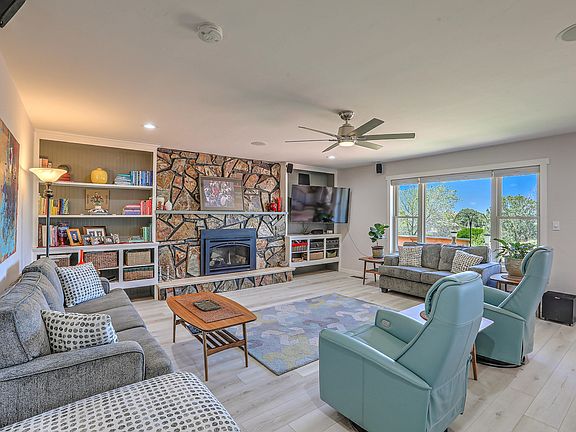 4th image of 1612 La Cabra Ct SE