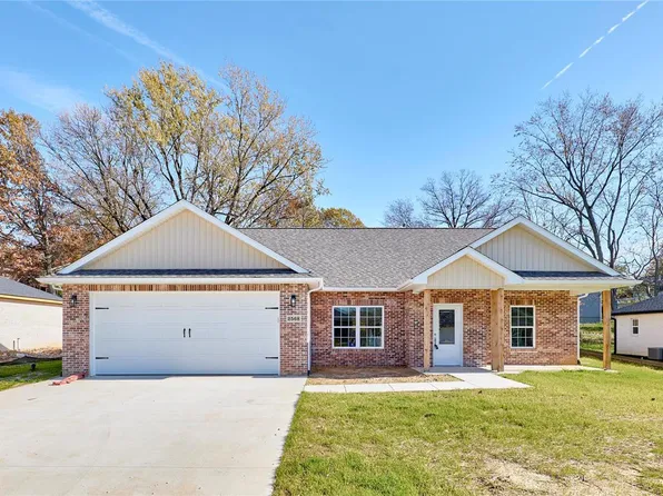 2568 Revolution Dr, Cape Girardeau, MO 63701