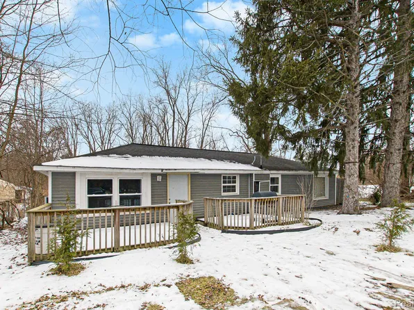 9600 East Rd, Burt, MI 48417