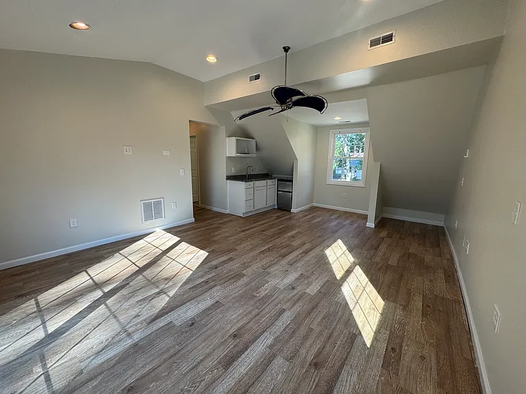 2094 Fieldcrest Dr — Photo 38