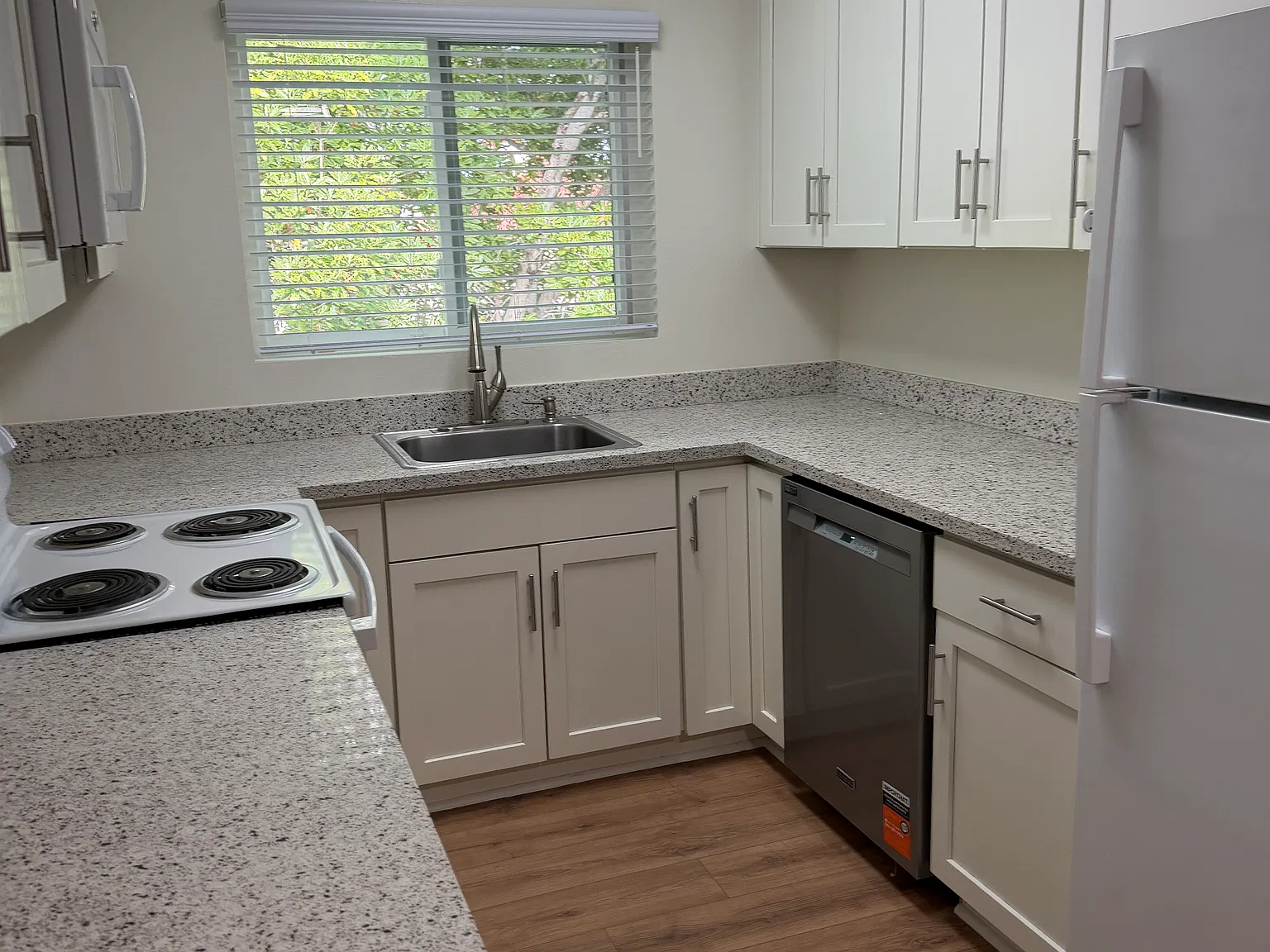 2 bed, 925 sqft, $2,900 — Photo 4