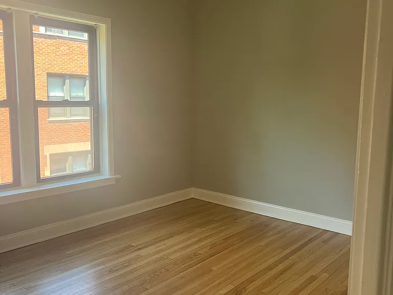 Everett Place — Photo 3