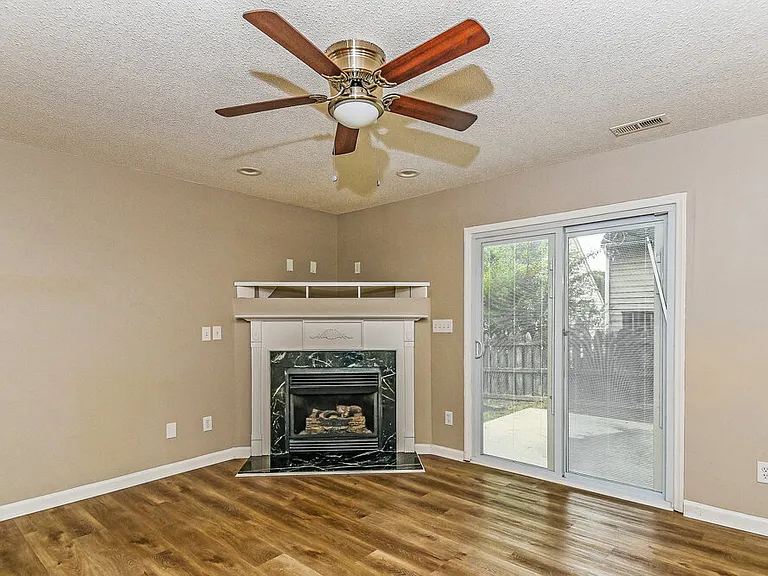 2143 Castle Pines Dr — Photo 4