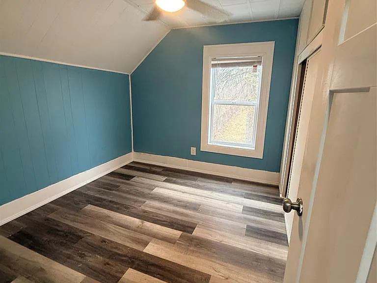 385 Whittemore St — Photo 7