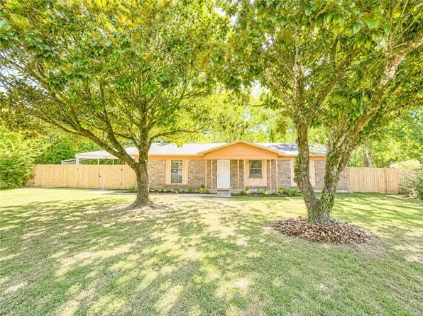 6641 Merlin Dr, Mobile, AL 36619