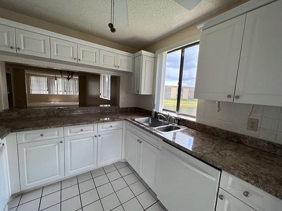 4th image of 10426 E Clairmont Cir #B-212