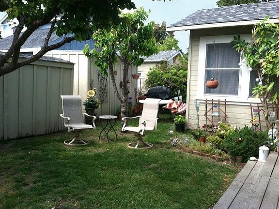 2nd image of 701 Oak Dr