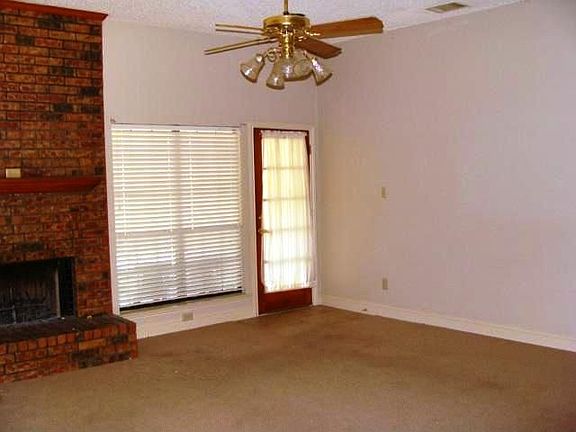 4th image of 3306 Kellie St