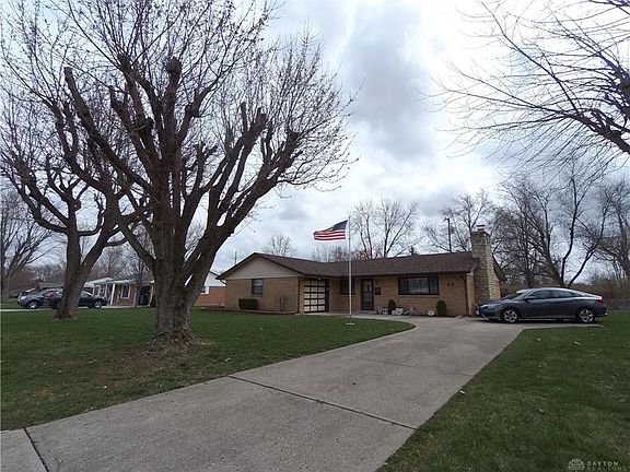 3rd image of 33 S Williams Dr