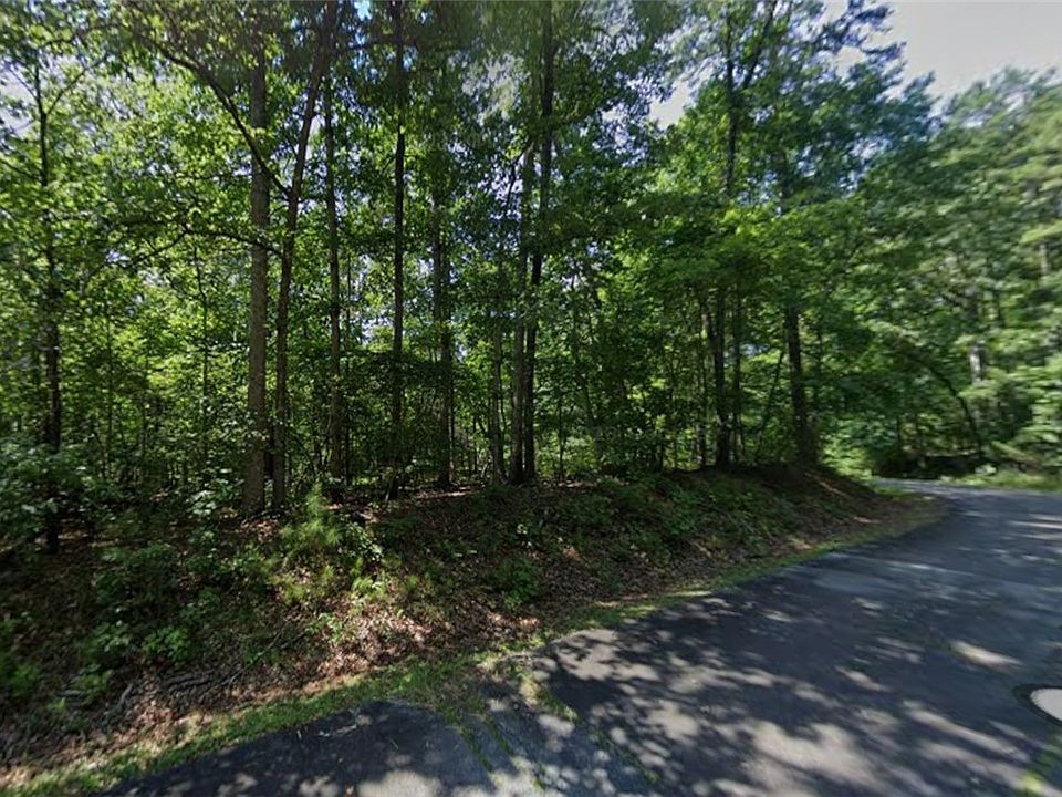 1st image of 150 Quail Hollow Cir