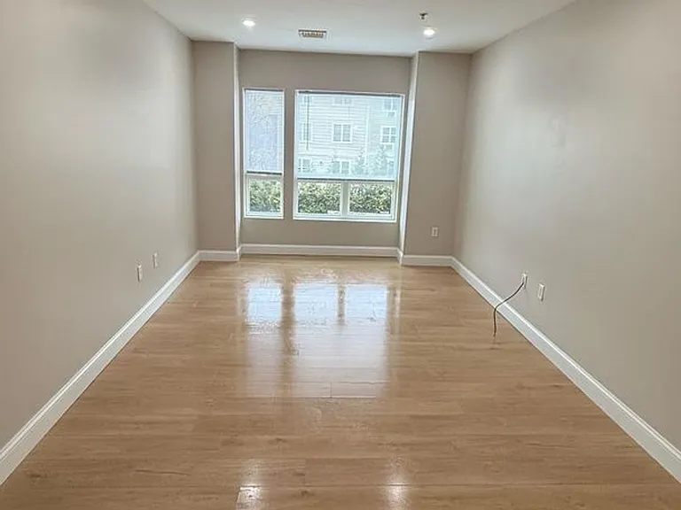 Renaissance Station — Photo 30